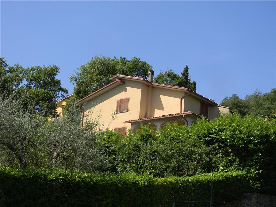 Villa in  Vendita  a Sarteano   8 vani  200 mq  foto 1