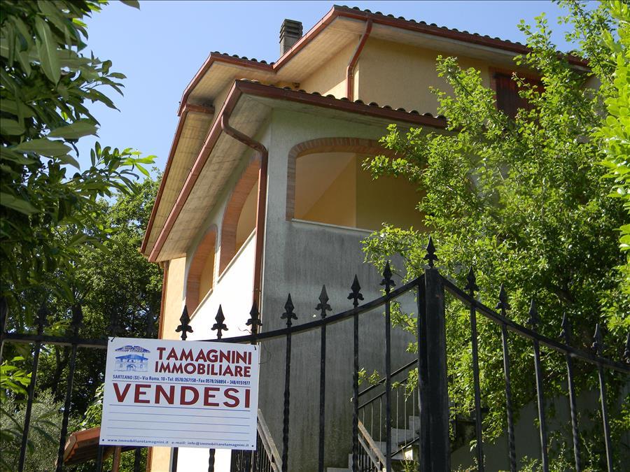 Villa in  Vendita  a Sarteano   8 vani  200 mq  foto 6