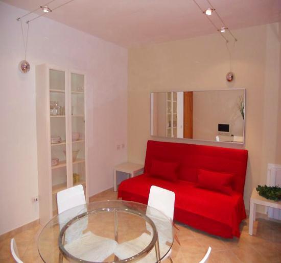 Appartamento in  Vendita  a La Maddalena    53 mq  foto 3