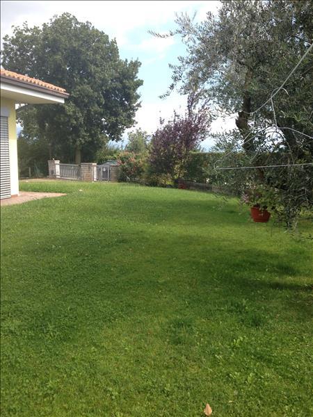 Villa in  Vendita  a Soiano del Lago   10 vani  250 mq  foto 2