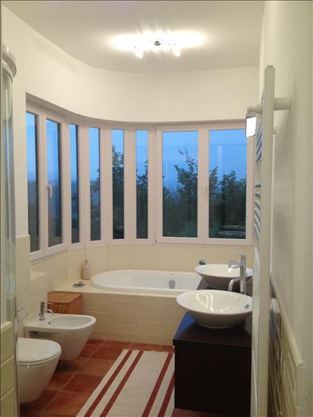 Villa in  Vendita  a Soiano del Lago   10 vani  250 mq  foto 6