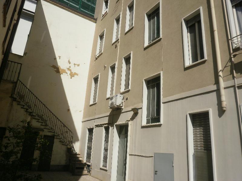 Appartamento in  Vendita  a Milano zona Centro Storico  bilocale   55 mq  foto 2