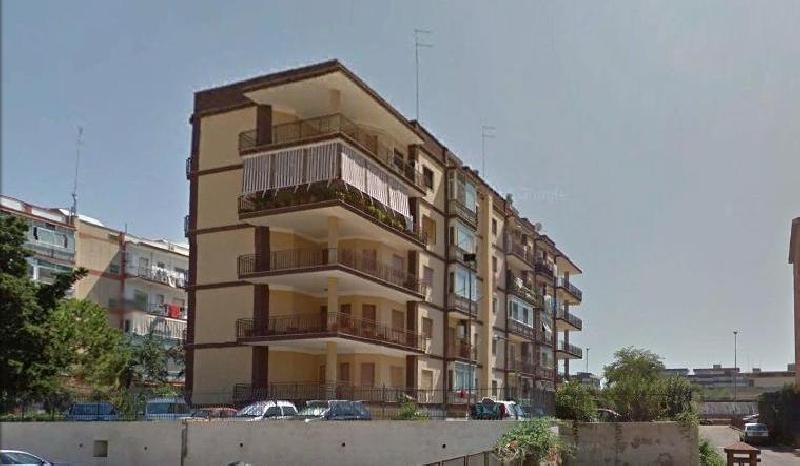 Appartamento in  Vendita  a Bari zona Poggiofranco Polivalente  5 vani  140 mq  foto 2