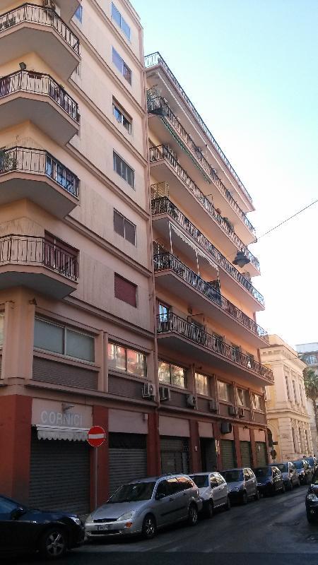 Appartamento in  Vendita  a Bari   5 vani  135 mq  foto 9