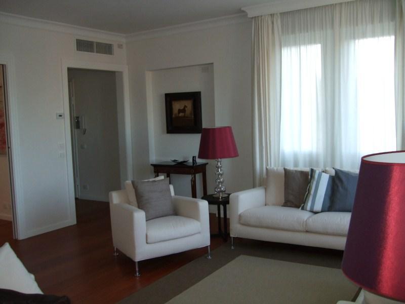 Appartamento in  Vendita  a Prato   6 vani  230 mq  foto 1