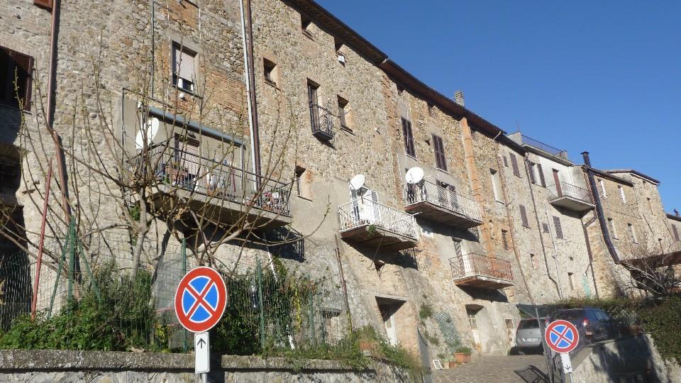 Appartamento in  Vendita  a Ficulle   quadrilocale   75 mq  foto 2