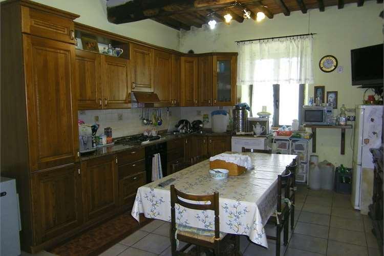 Porzione di casa in  Vendita  a Capannori   6 vani  210 mq  foto 4