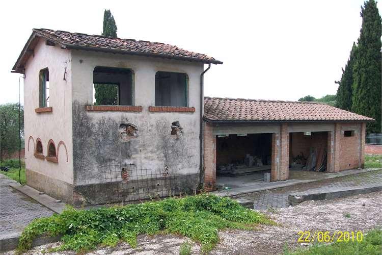 Villa in  Vendita  a Pescia   13 vani  300 mq  foto 2