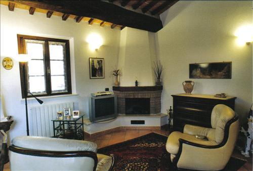 Villa in  Vendita  a Siena    175 mq  foto 3