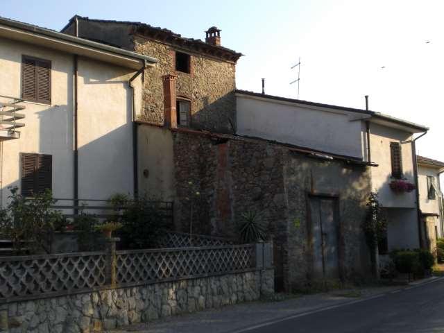 Porzione di casa in  Vendita  a Capannori    120 mq  foto 3