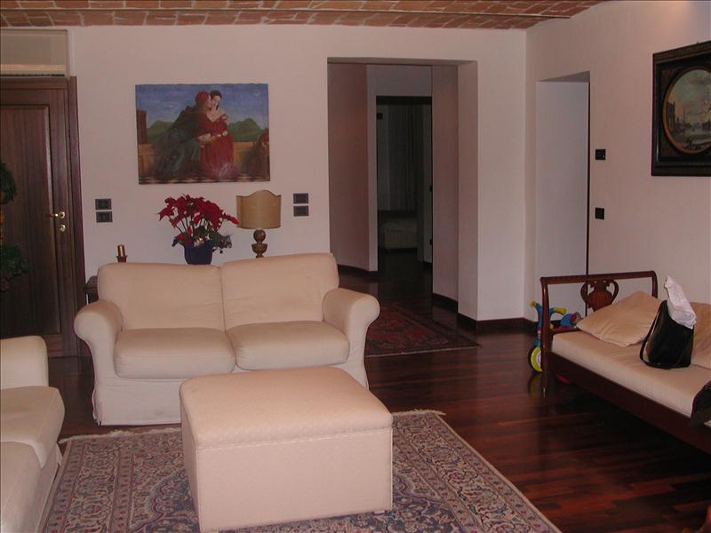 Appartamento in  Affitto  a Perugia    120 mq  foto 1
