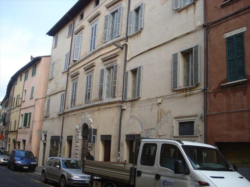 Appartamento in  Affitto  a Perugia   quadrilocale   130 mq  foto 1