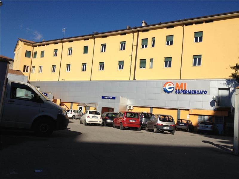 Locale commerciale in  Affitto  a Perugia   quadrilocale   90 mq  foto 1