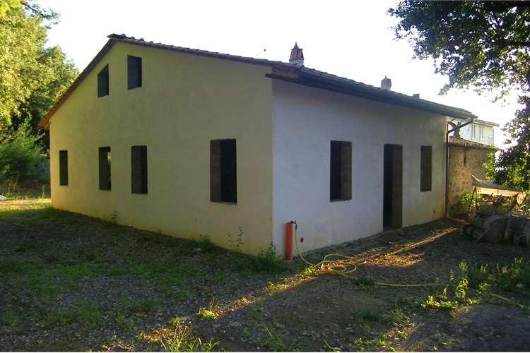 Villa in  Vendita  a Capannori   bilocale   100 mq  foto 1