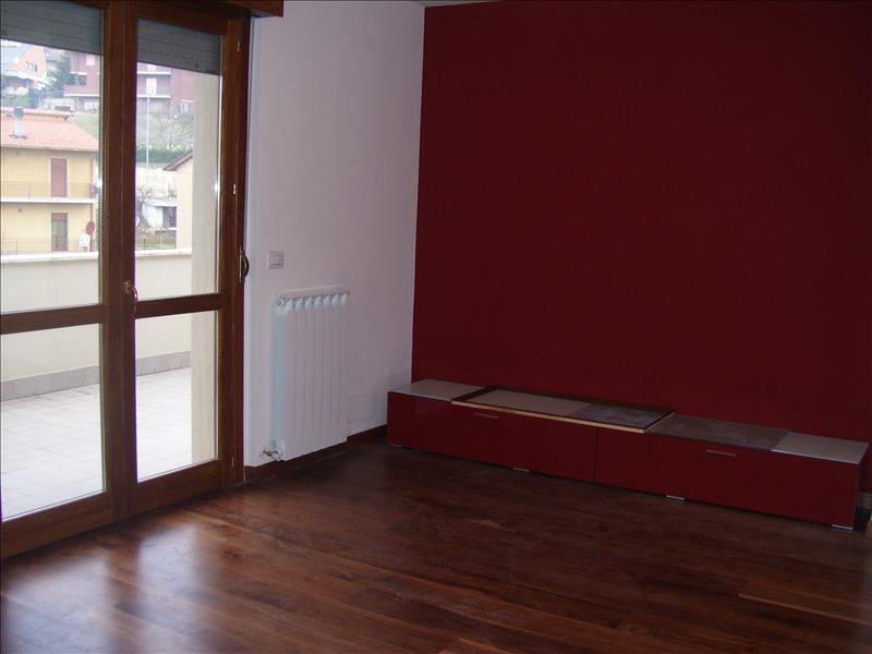 Appartamento in  Affitto  a Perugia   quadrilocale   85 mq  foto 2