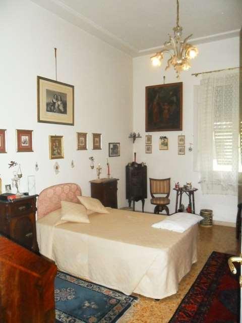 Appartamento in  Vendita  a Firenze   6 vani  90 mq  foto 8