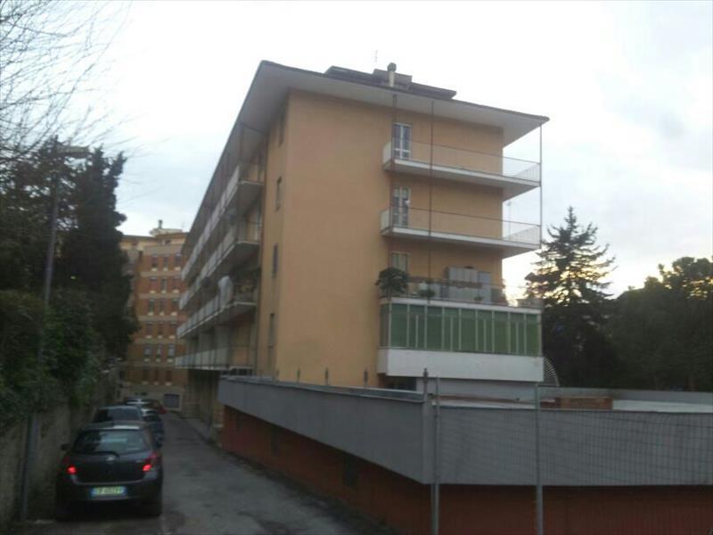 Appartamento in  Affitto  a Perugia   5 vani  110 mq  foto 4