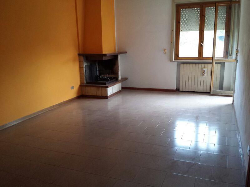 Appartamento in  Affitto  a Deruta   quadrilocale   100 mq  foto 2