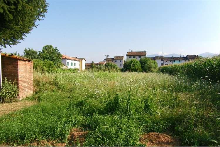 Casa singola in  Vendita  a Capannori    280 mq  foto 9
