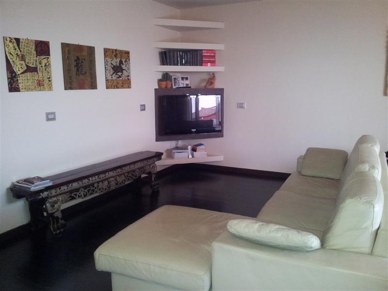 Appartamento in  Vendita  a Padenghe sul Garda    85 mq  foto 4
