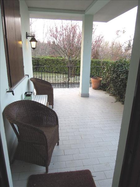 Villa in  Vendita  a Gazzola    270 mq  foto 4