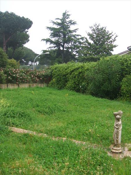 Villa in  Affitto  a Roma    180 mq  foto 3