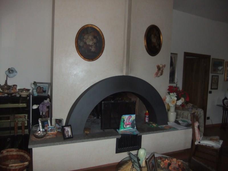Casa singola in  Vendita  a Vaiano   7 vani  190 mq  foto 2