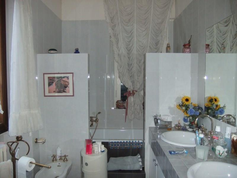 Casa singola in  Vendita  a Vaiano   7 vani  190 mq  foto 3