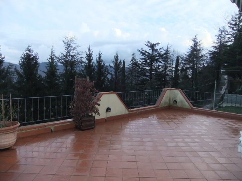 Casa singola in  Vendita  a Vaiano   7 vani  190 mq  foto 6