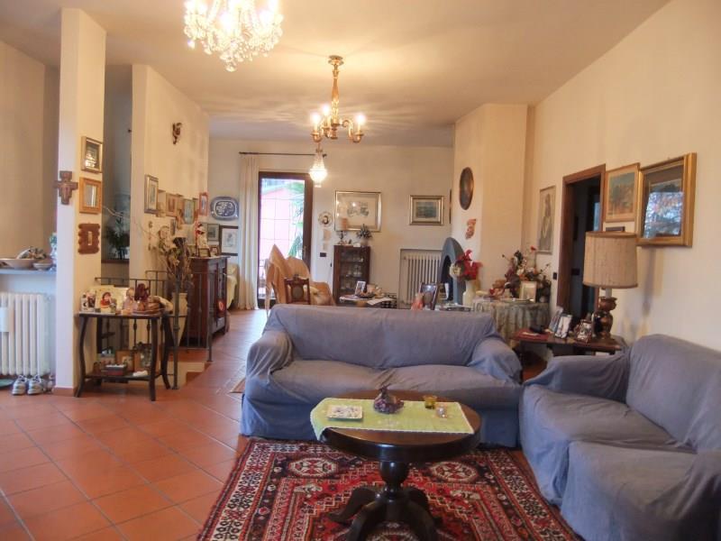 Casa singola in  Vendita  a Vaiano   7 vani  190 mq  foto 8