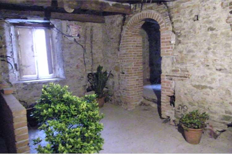 Porzione di casa in  Vendita  a Capannori   7 vani  160 mq  foto 3