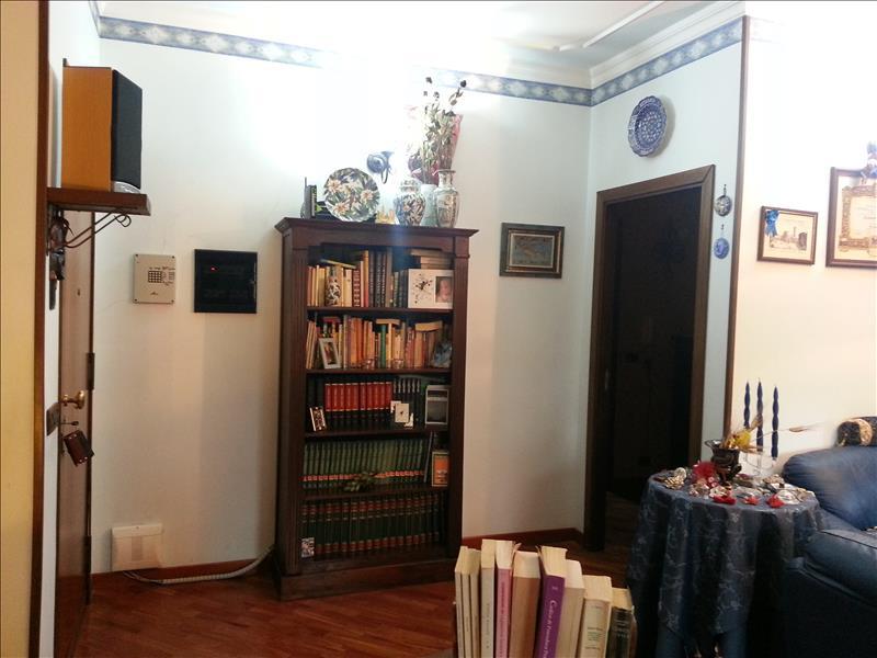 Appartamento in  Affitto  a Catania   10 vani  180 mq  foto 3